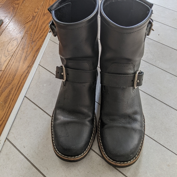 Very Good Used condition Roots Boots size 9 - Picture 3 of 10